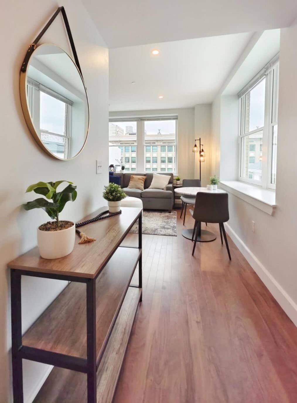 Fun Cozy Apts - 1 25 Mile Walk To Tiaa Bnk Fld Jacksonville Ngoại thất bức ảnh